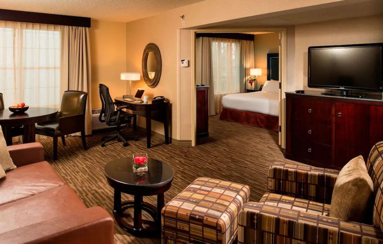 Doubletree By Hilton Raleigh Durham Airport At Research Triangle Park Hotel Bagian luar foto