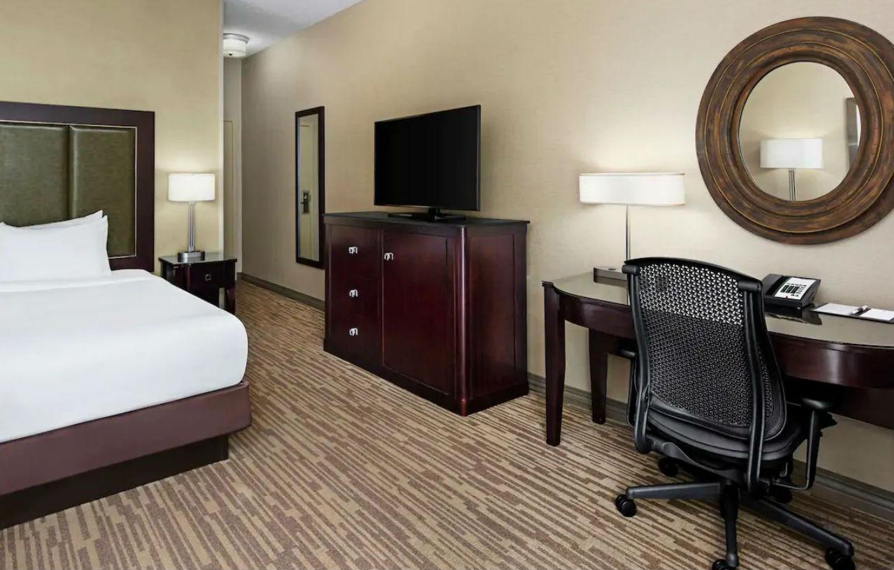 Doubletree By Hilton Raleigh Durham Airport At Research Triangle Park Hotel Bagian luar foto