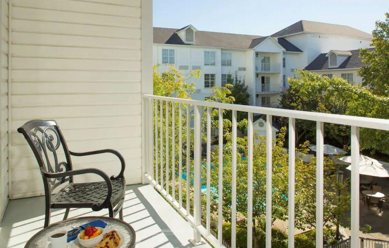 Doubletree By Hilton Raleigh Durham Airport At Research Triangle Park Hotel Bagian luar foto
