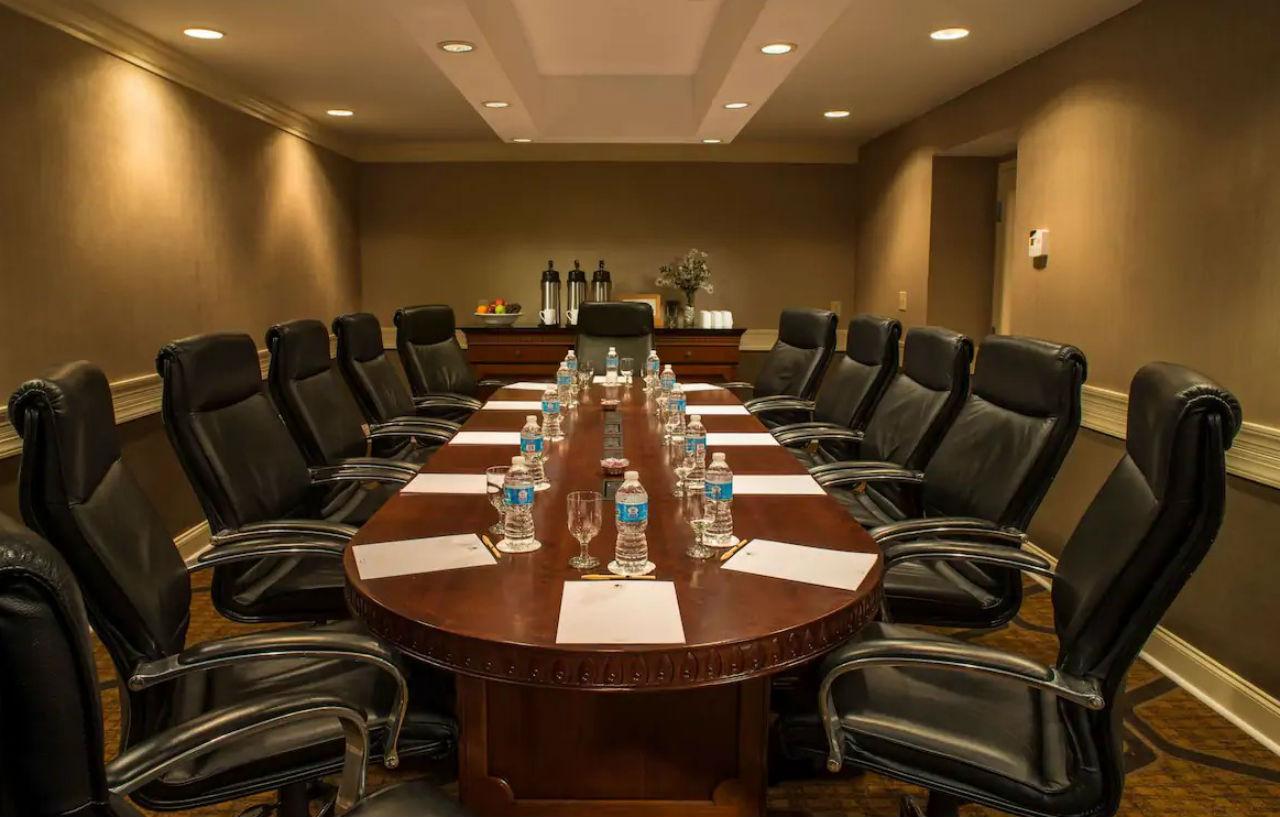 Doubletree By Hilton Raleigh Durham Airport At Research Triangle Park Hotel Bagian luar foto