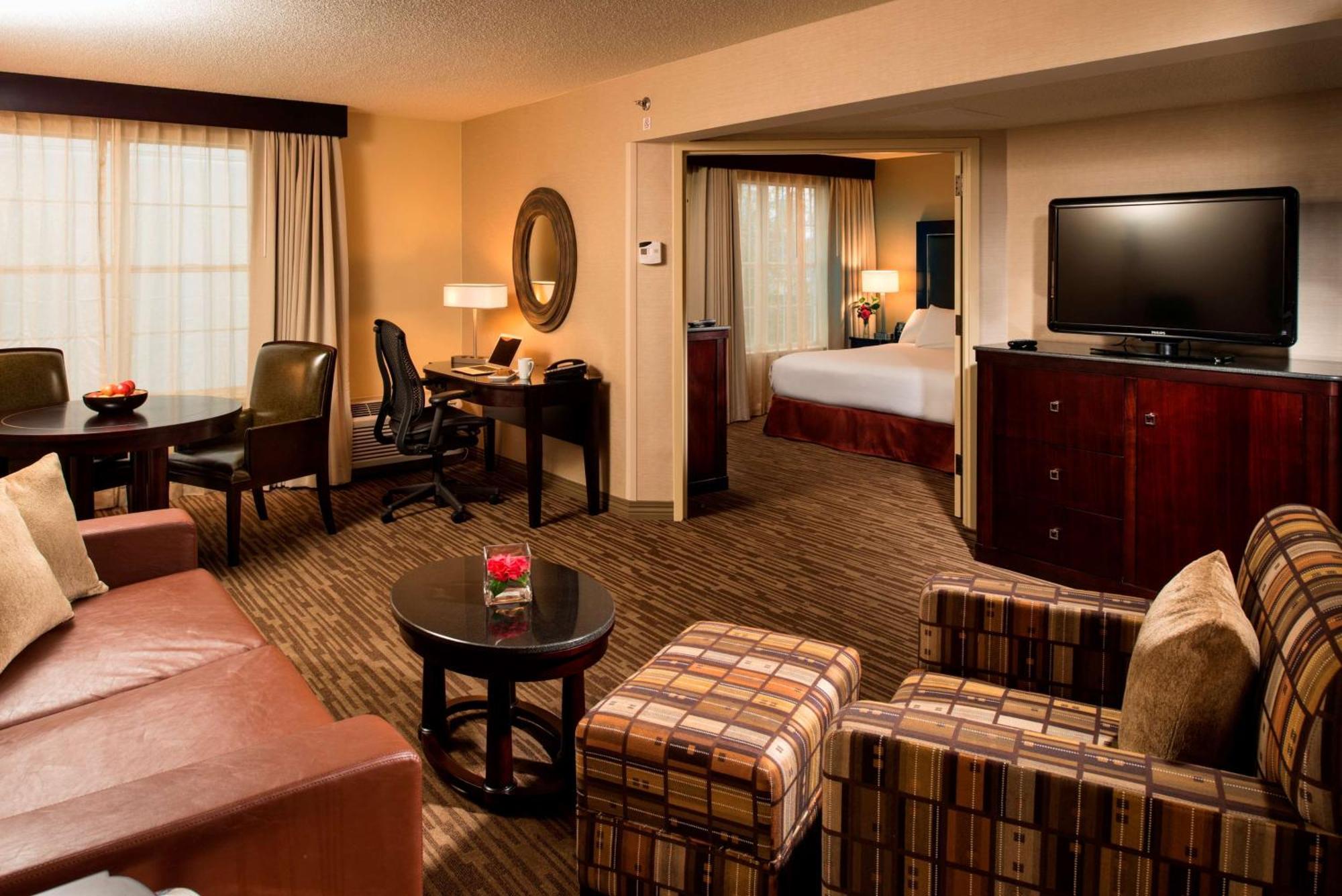 Doubletree By Hilton Raleigh Durham Airport At Research Triangle Park Hotel Bagian luar foto