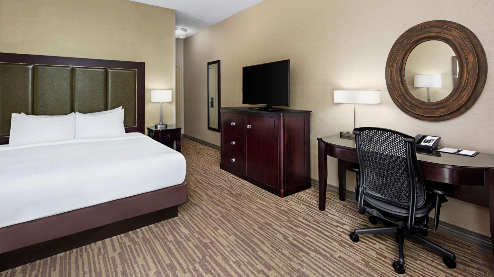 Doubletree By Hilton Raleigh Durham Airport At Research Triangle Park Hotel Bagian luar foto