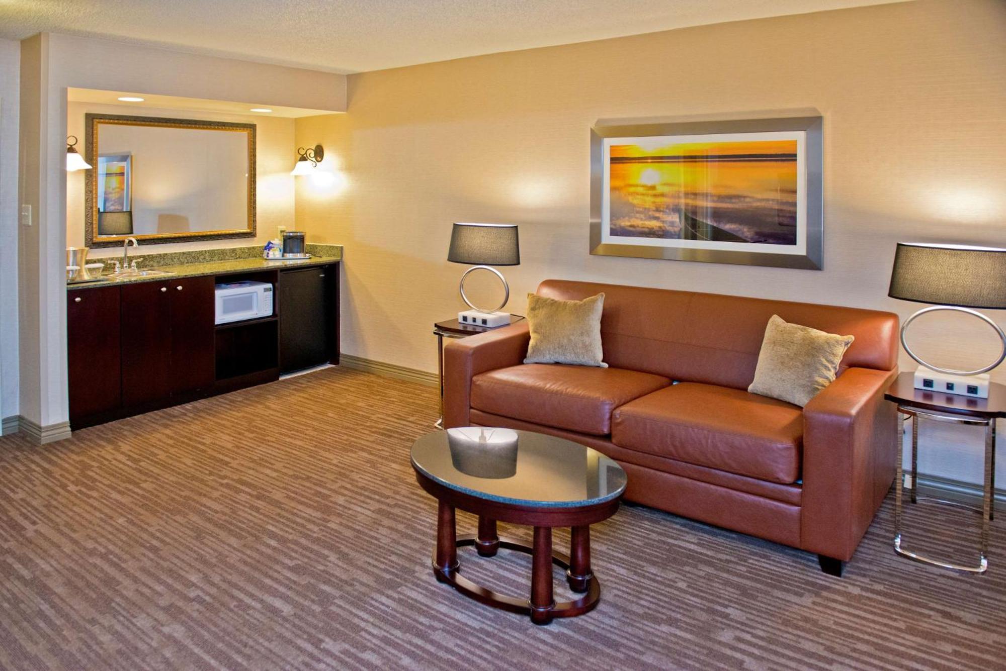 Doubletree By Hilton Raleigh Durham Airport At Research Triangle Park Hotel Bagian luar foto