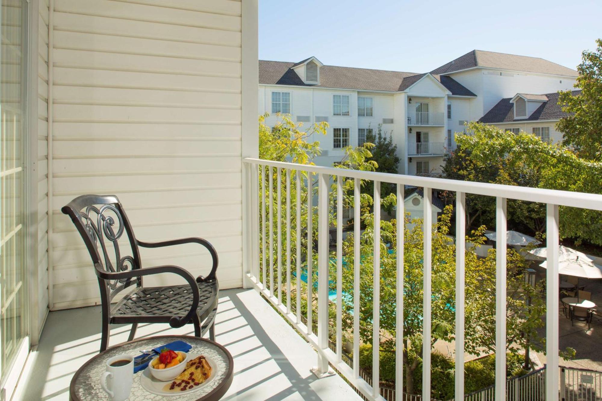 Doubletree By Hilton Raleigh Durham Airport At Research Triangle Park Hotel Bagian luar foto