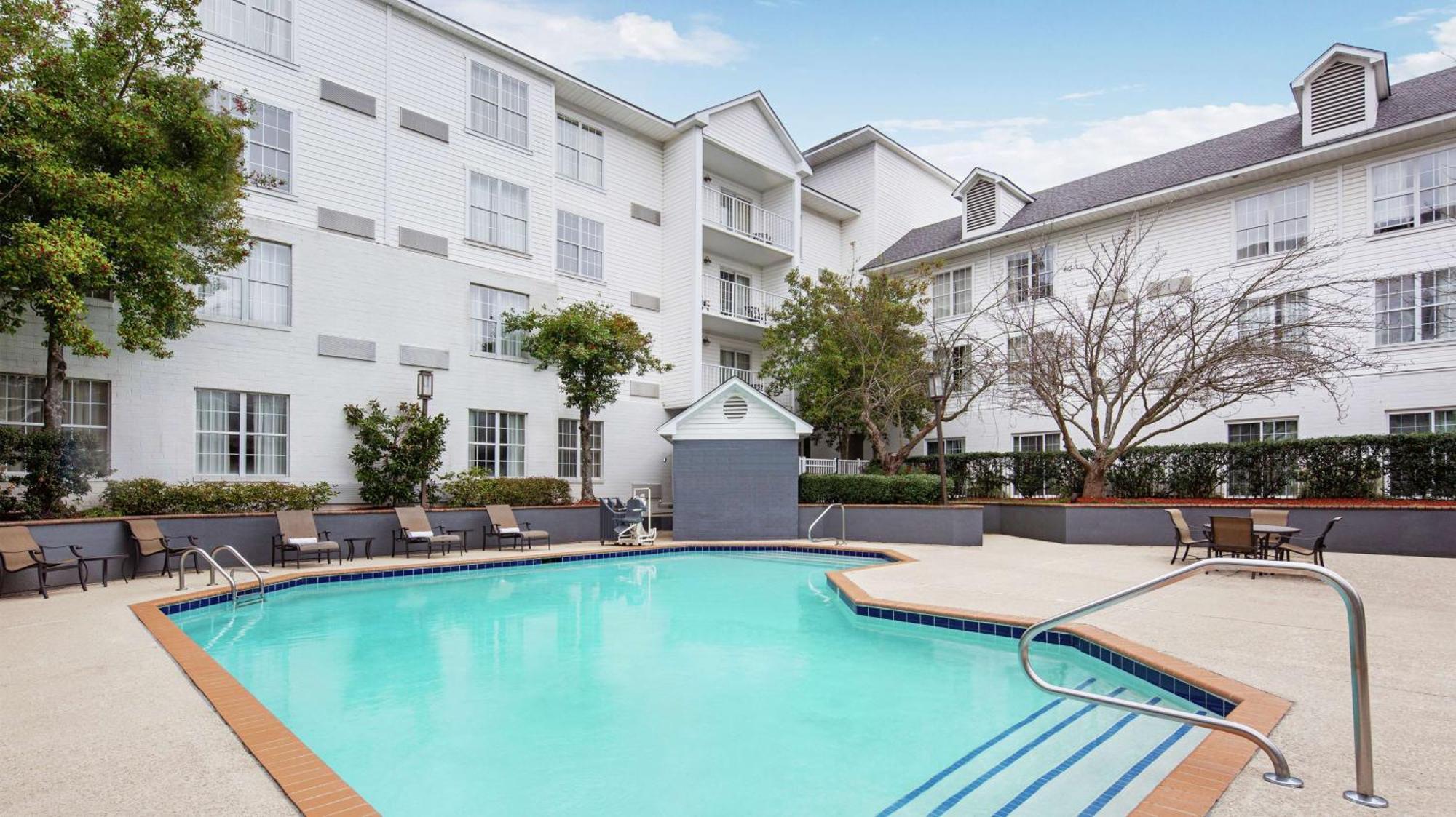 Doubletree By Hilton Raleigh Durham Airport At Research Triangle Park Hotel Bagian luar foto