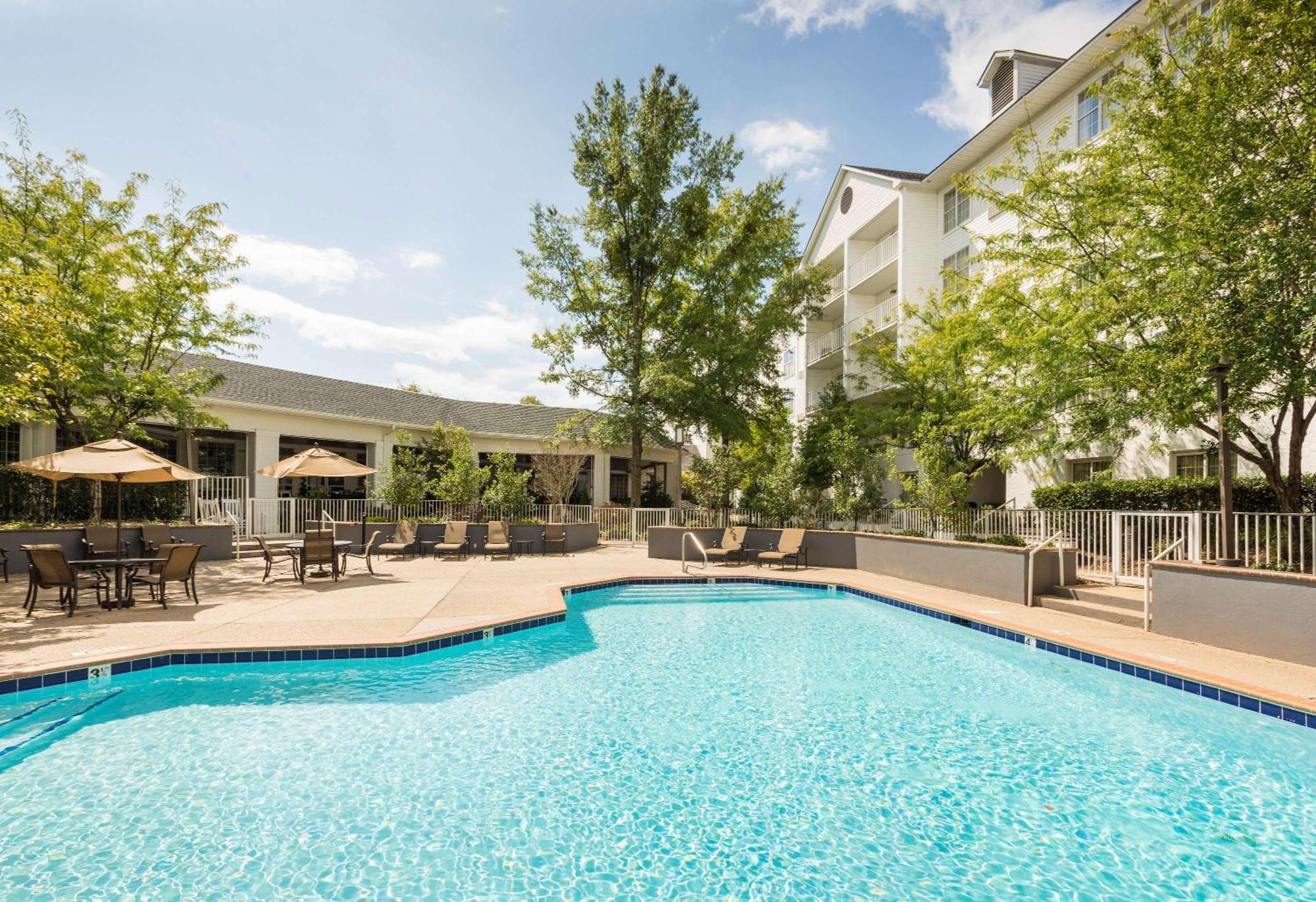 Doubletree By Hilton Raleigh Durham Airport At Research Triangle Park Hotel Bagian luar foto