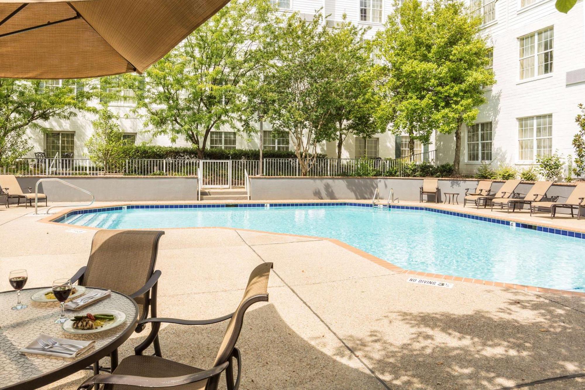 Doubletree By Hilton Raleigh Durham Airport At Research Triangle Park Hotel Bagian luar foto