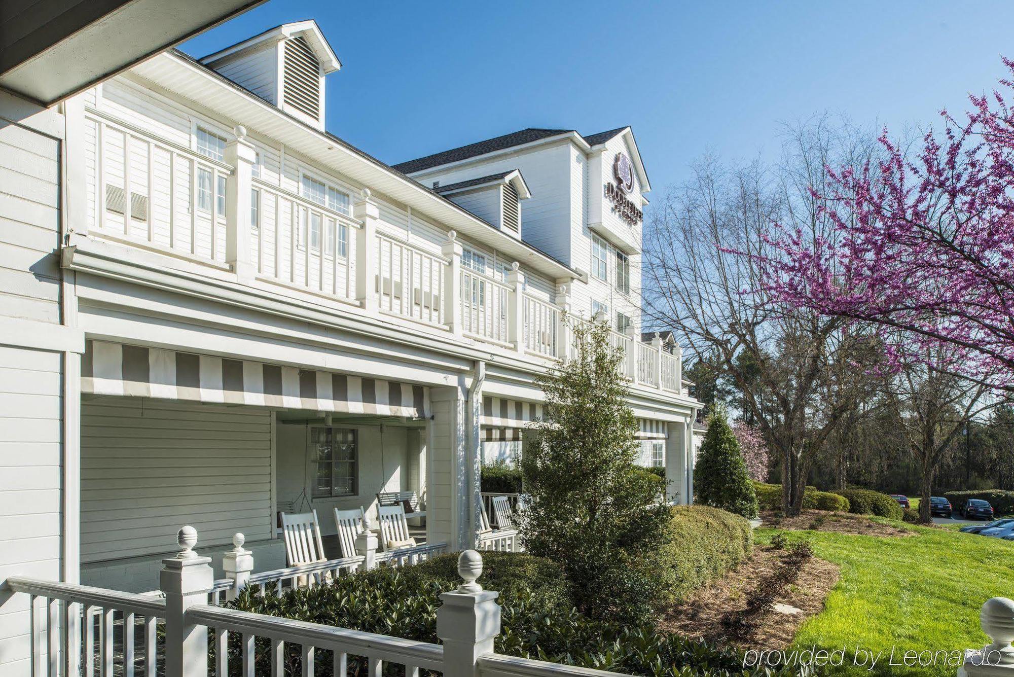 Doubletree By Hilton Raleigh Durham Airport At Research Triangle Park Hotel Bagian luar foto