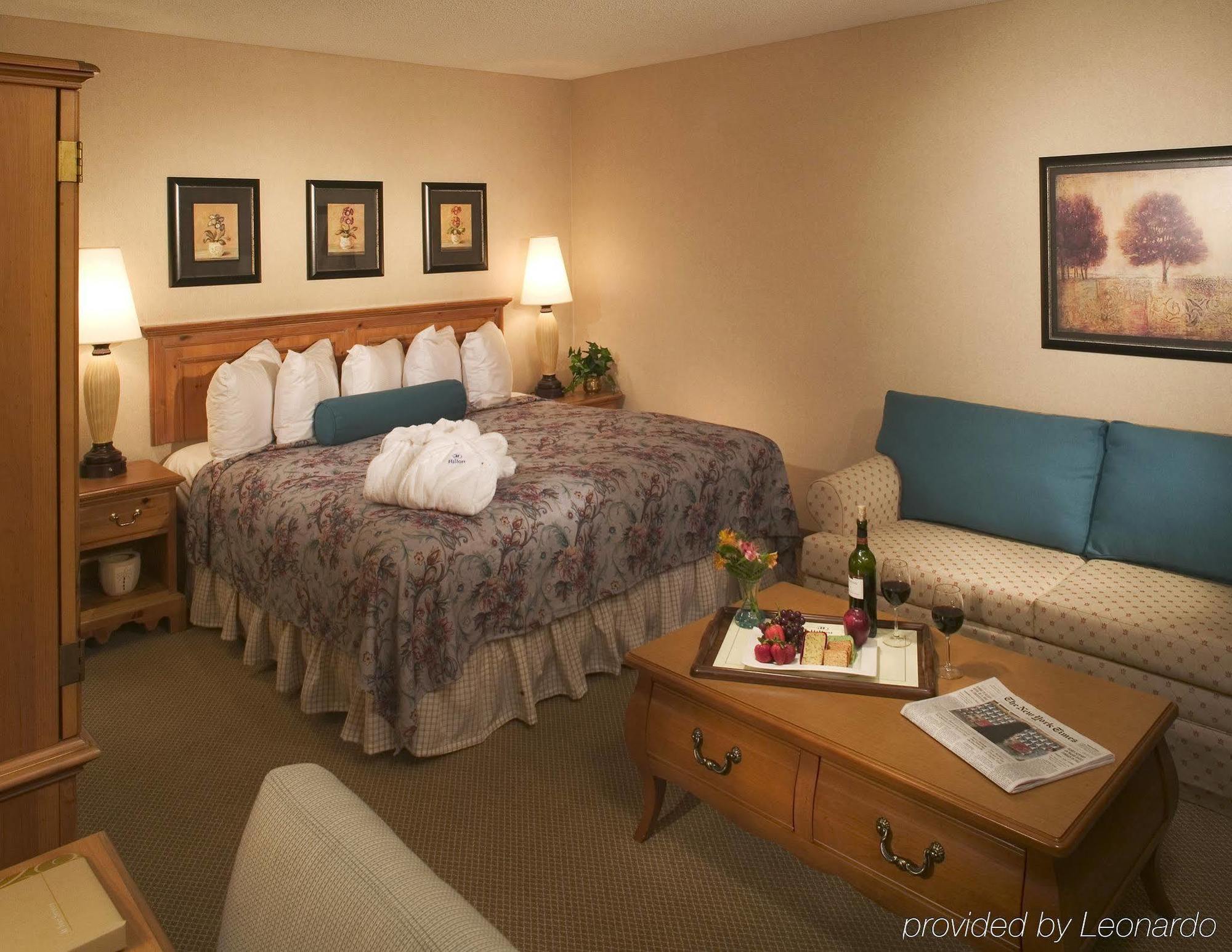Doubletree By Hilton Raleigh Durham Airport At Research Triangle Park Hotel Bagian luar foto