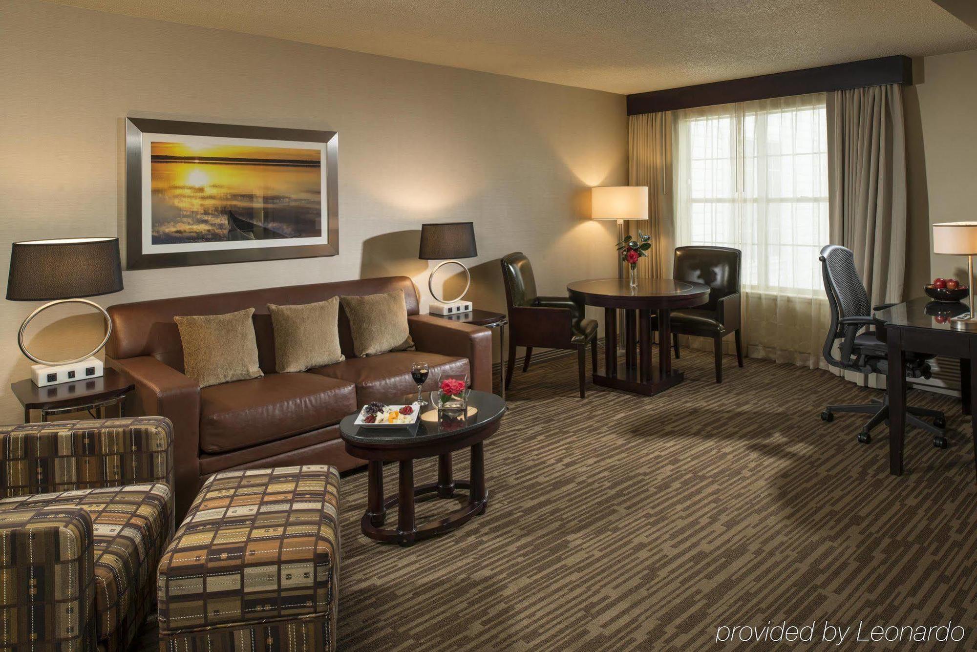 Doubletree By Hilton Raleigh Durham Airport At Research Triangle Park Hotel Ruang foto