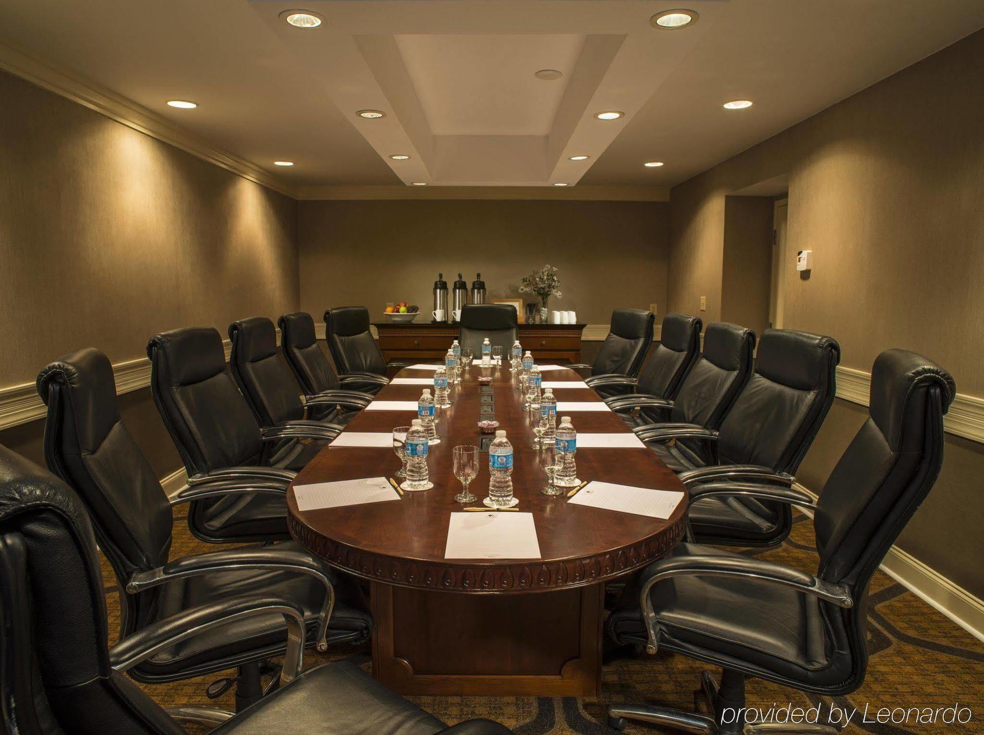 Doubletree By Hilton Raleigh Durham Airport At Research Triangle Park Hotel Bagian luar foto